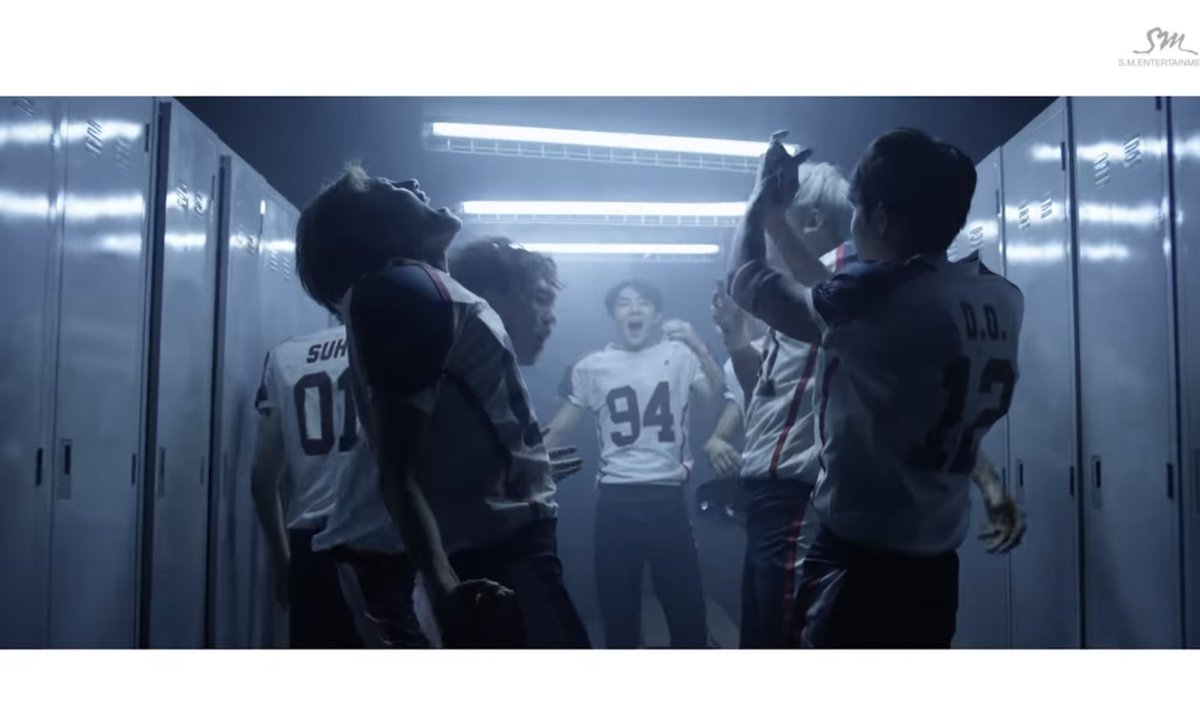 ELLE12 9412 8812 แด่ EXO 9 คนผู้เป็นนิรันดร์ tweet media