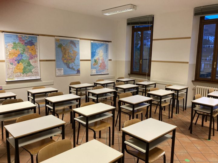 #LoSapeviChe in Italia 6 studenti su 10 preferirebbero terminare l'anno in DAD? #COVID19 #COVIDー19 #scuole #Italia 
<a href="/ScuolaZoo/">Scuolazoo Viaggi</a>