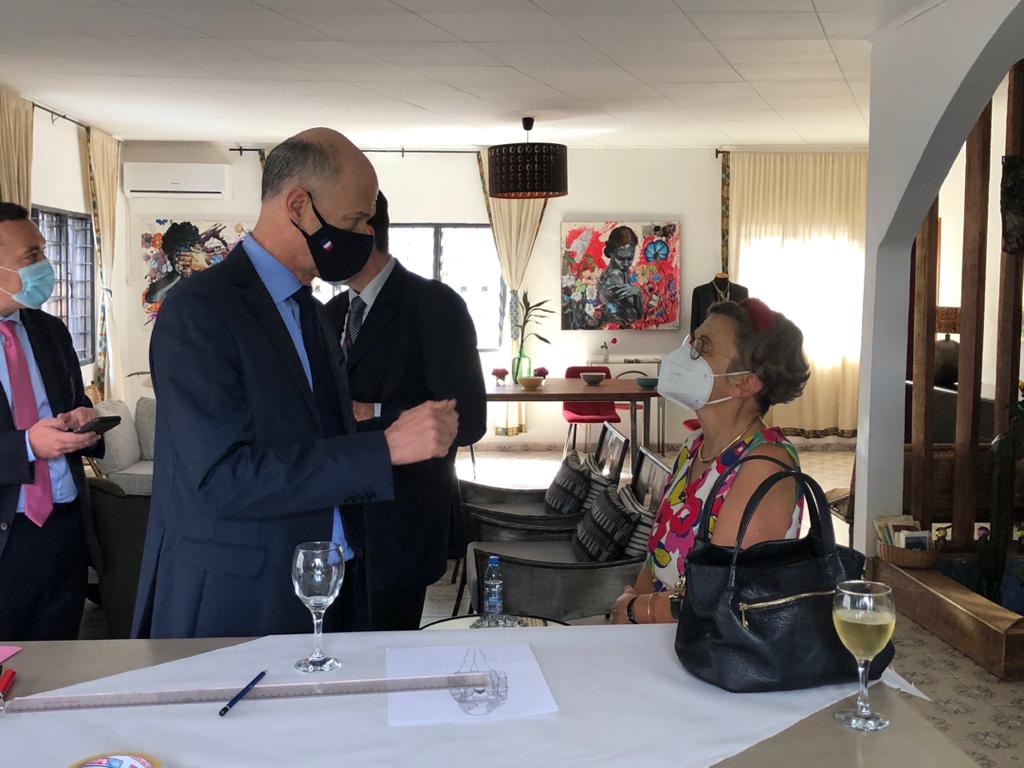 Lancement de la formation de 12 jeunes créateurs de mode 🇨🇲 au <a href="/CCMCVilla/">CCMC-Villa des Créateurs</a> financée par la coopération allemande <a href="/giz_gmbh/">GIZ</a>. 

Heureux d'être de nouveau le parrain de la Semaine de la Mode en 2021. Un bel exemple de coopération 🇩🇪🇫🇷 au #Cameroun.