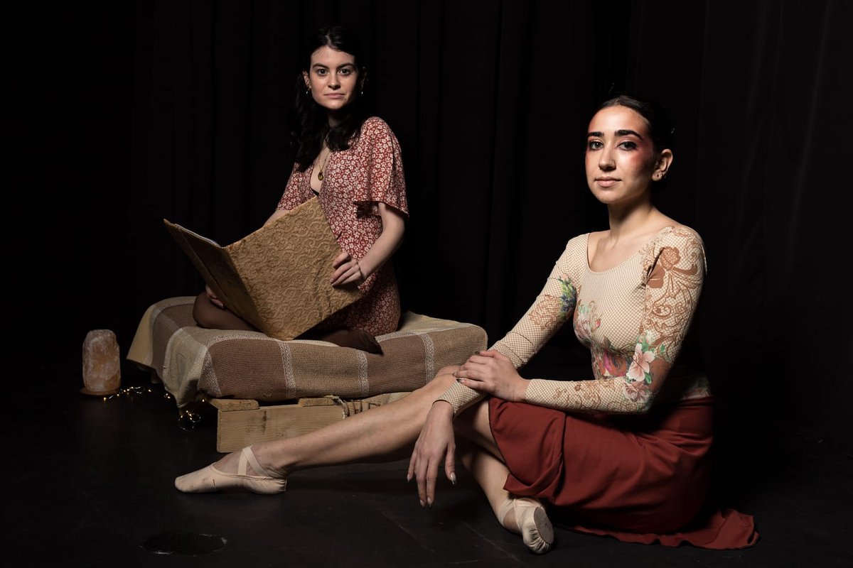 RebecaGacaPrez's tweet photo. ⚠️⚠️⚠️DOS ÚLTIMAS FUNCIONES⚠️⚠️⚠️Los jueves de abril a las 18:00h en @ELBurdelaescena "Mujer del desierto" de @BarraquitaE https://t.co/ThINi4sDfV