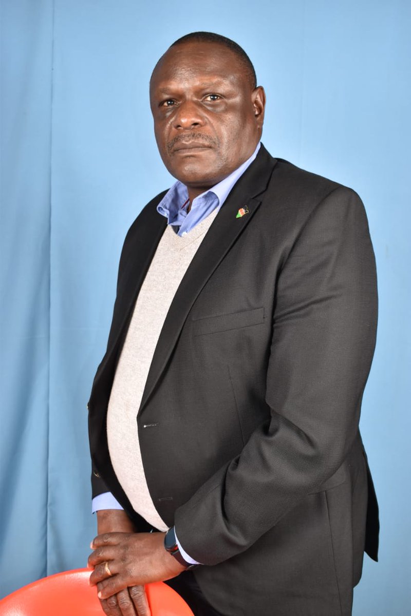 Our panelist from Kenya Secondary Schools Heads Association Chairperson <a href="/KahiIndimuli/">Indimuli Kahi, OGW</a> comments how previously in his school they had a challenge with health related emergencies. 

#hericares