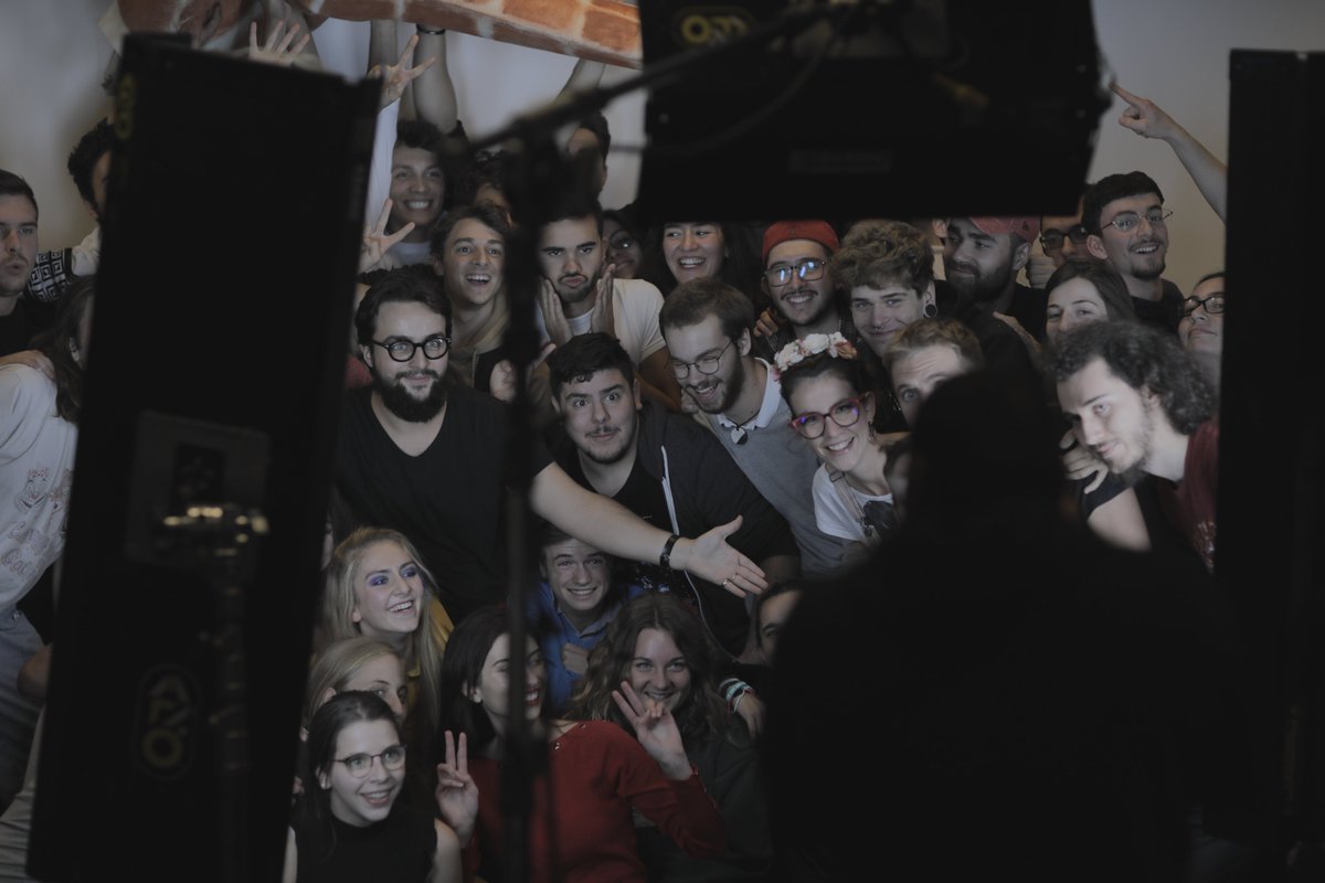 La vie d'avant ❤
Throwback to la semaine d'intégration - 2019 !

#lavie #etudiants #edlc #cinema #shooting #citéducinema #ecole #integration