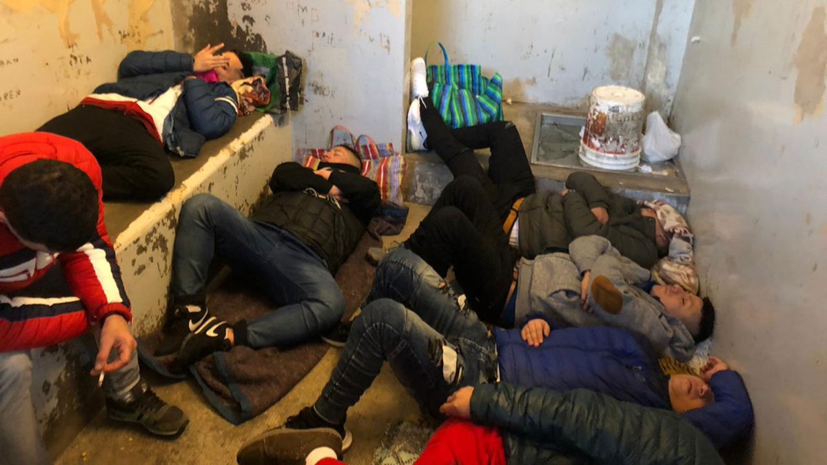 📌📢<a href="/CNPTArgentina/">Comité Nacional para la Prevención de la Tortura</a> aprobó una resolución que establece estándares mínimos de capacidad de alojamiento y condiciones de detención en establecimientos penitenciarios.

✍️Texto disponible👇  
bit.ly/3xaPhI3

#PPL #Hacinamiento #Sobrepoblación #DDHH #Argentina 

📸<a href="/infobae/">infobae</a>