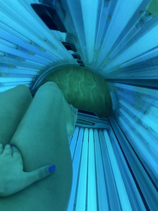 #leg #LegWork #SunbaeDontPutOnThatLipstick #sunbed #tanning https://t.co/uq6lphYeXZ<a href="/tag/leg"class="tags">#leg</a><a href="/tag/legwork"class="tags">#LegWork</a><a href="/tag/sunbaedontputonthatlipstick"class="tags">#SunbaeDontPutOnThatLipstick</a><a href="/tag/sunbed"class="tags">#sunbed</a><a href="/tag/tanning"class="tags"><span>#tanning</span></a>