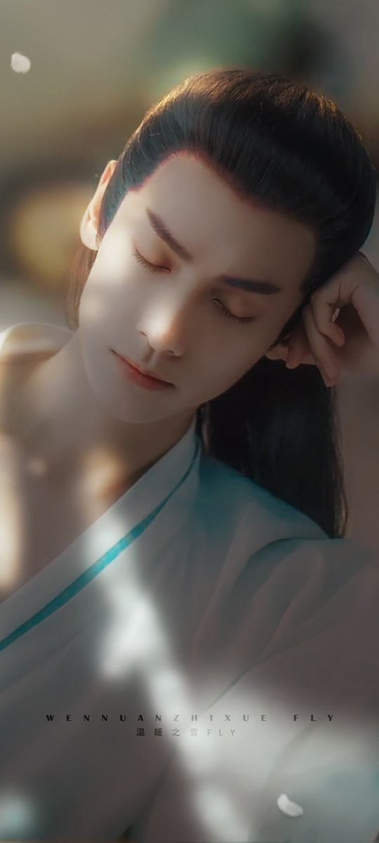 ZeeShavalee's tweet photo. #LuoYunxi ❤❤❤ https://t.co/vaoHCjUhvL