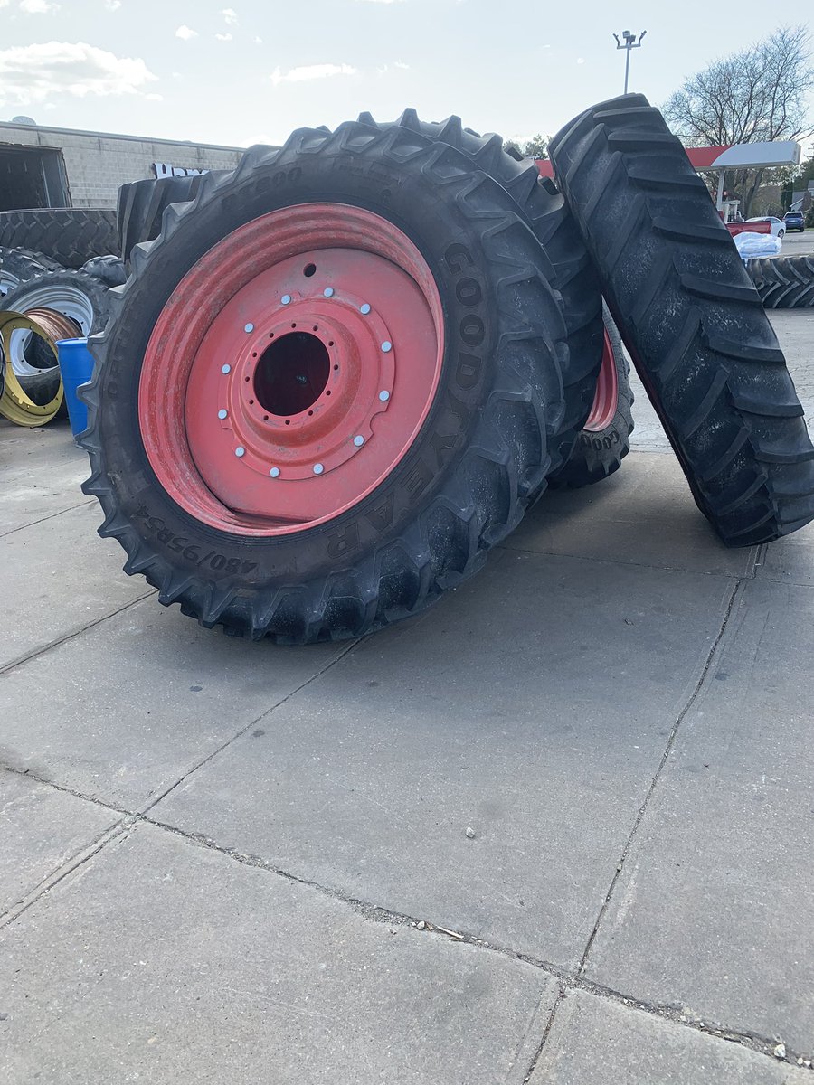 Where are my wheels at?  We have a 1042 waiting for these worlds largest row crops!! <a href="/GoodyearFarm/">Titan & Goodyear Farm Tires</a> <a href="/ScottSloan6164/">Scott Sloan</a>