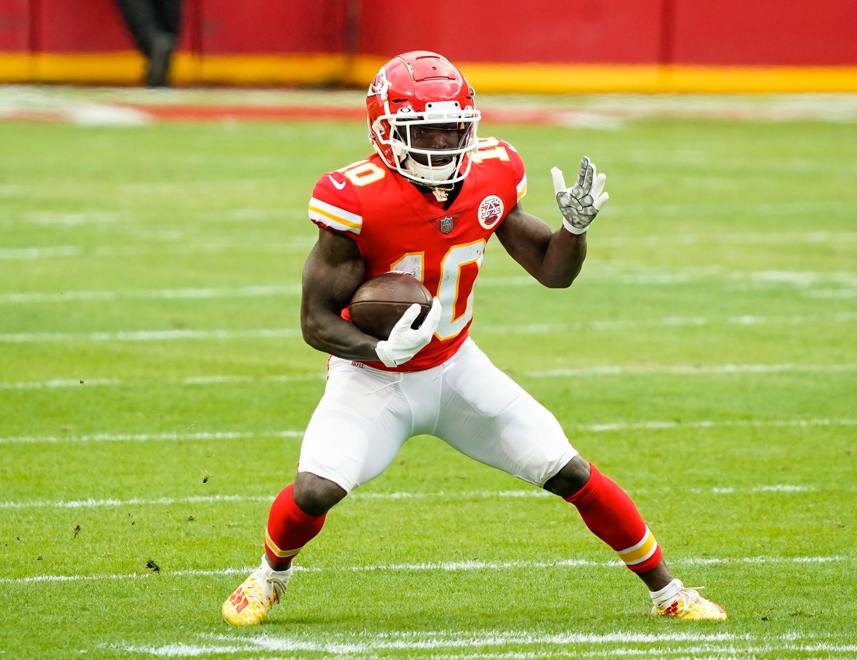 PFF_Fantasy's tweet photo. Who is the No. 1 WR in the NFL?

❤️ for Davante Adams
🔁 for DeAndre Hopkins
💬 for Tyreek Hill https://t.co/HjvMrZRP21