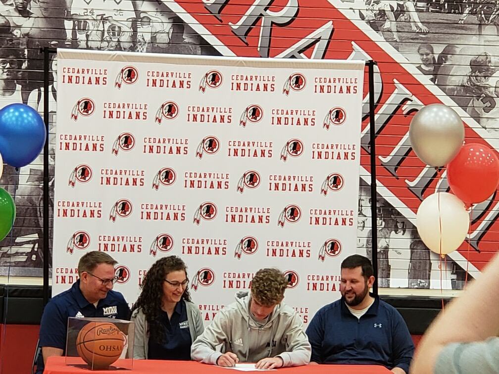 Congrats <a href="/tkoning21/">Trent</a> on officially signing with Mount Vernon Nazarene University! <a href="/RULECougar/">MVNU Basketball</a> <a href="/JRonai/">Jared Ronai</a>