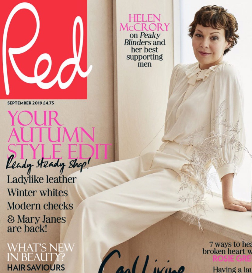 megconner's tweet image. Utterly shocked to hear of Helen McCrory’s passing. I interviewed her for the cover of @redmagazine back in 2019 and what a wonderful, hilarious treasure of a woman she was. I loved her. ❤️ #riphelenmccrory #fuckcancer