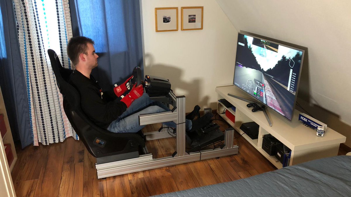 TENTFS_Eendje's tweet photo. Afgelopen woensdag had ik een leuk interview met @rtvnoord bij mij thuis over mijn winst in the @KNAFdigital Championship 🇳🇱🏆 binnenkort op tv en/of online 🎥 https://t.co/Iz7CBquU8N