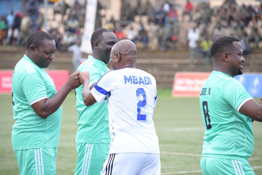 Longpes's tweet photo. Now that UPDF is playing ball with the media, I hope the one-sided harassment can stop!
#UPDFVSMEDIA
@Sambannz @KKariisa @AndrewMwenda https://t.co/yaZK4JyEQI