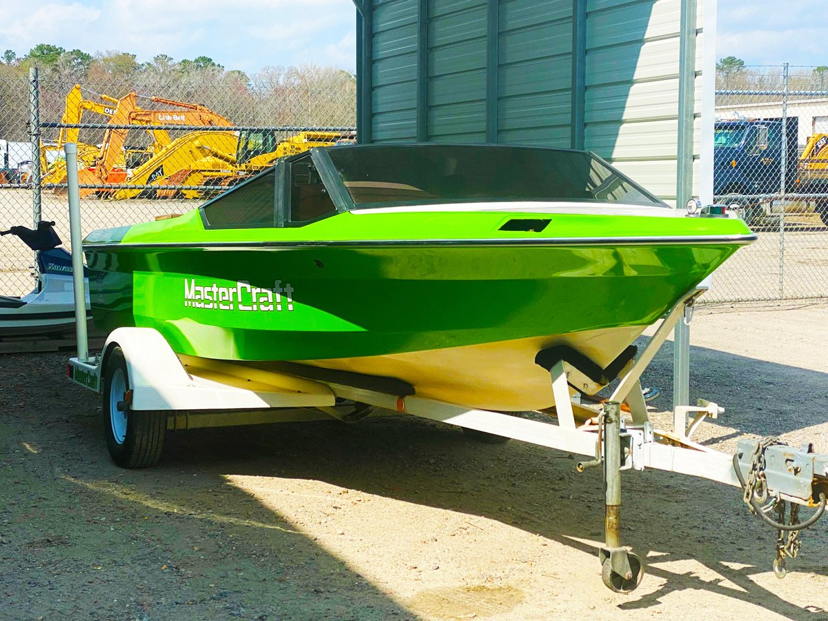 3GunsCustoms's tweet photo. Do you have a boat that needs an exterior upgrade?

Check out this Before and After MasterCraft Boat Wrap in Avery Brand Grass Green Vinyl.

#boatwrap #wrapit #vinylwrap #commercialwraps #branding #customwrap #print #vinylgraphics #advertiseyourbrand #wrapadvertising #wrapdesign https://t.co/frVFKahoWt