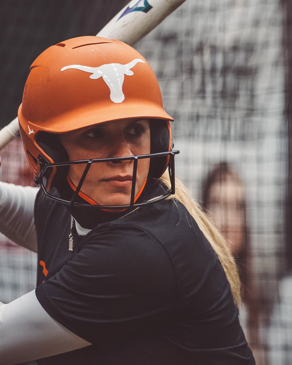 TexasSoftball's tweet photo. Prep work

#HookEm https://t.co/Jg05yX9l5Y