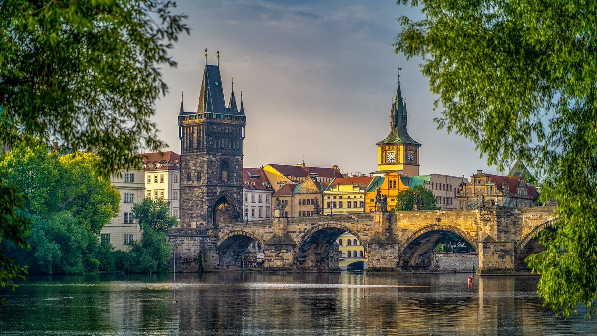 lookforplace's tweet photo. #Karluv #Most #Carls #Bridge #River #Vltava #Prague #Czech #Republic https://t.co/bsdQn14TDU