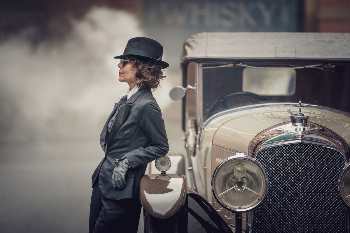 TheBIoodyCrown's tweet image. The incredible Helen McCrory. 

Rest in Peace.