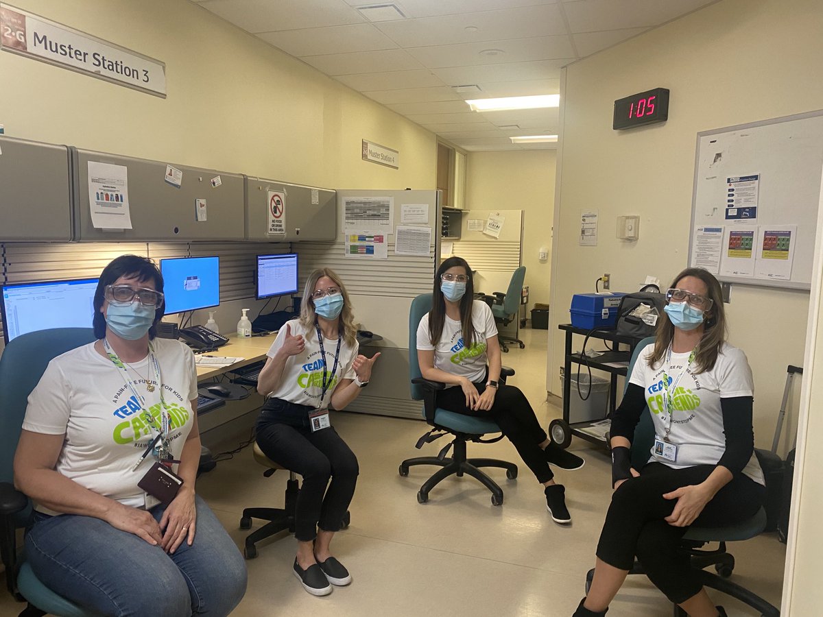 Supporting ⁦@CAFsociety⁩ with our great Tshirts in rheumatology clinic today! #teamcassieandfriends #juvenilearthritis ⁦@mch_childrens⁩ ⁦@mac_peds⁩