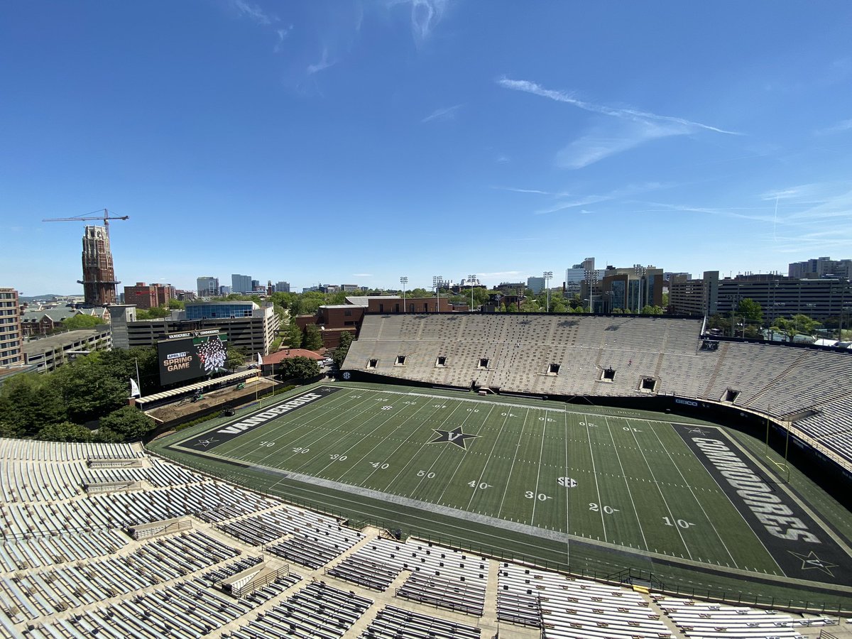 VandyNCC's tweet photo. Beautiful day on West End. 

North End Zone Renovation Underway! 

🔗 https://t.co/GuCfL19ASi

#VandyUnited #AnchorDown 
⚓️⬇️🏈 https://t.co/rd2paDpK7H