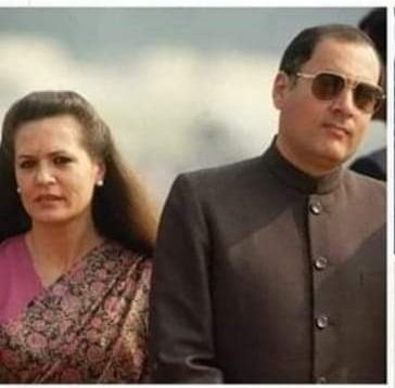 LakshmiIndiaInc's tweet photo. सच्चे लोग ना अपनी डिग्री छुपाते हैं,
 ना ही अपनी पत्नी !!! https://t.co/kXX03XkvsH