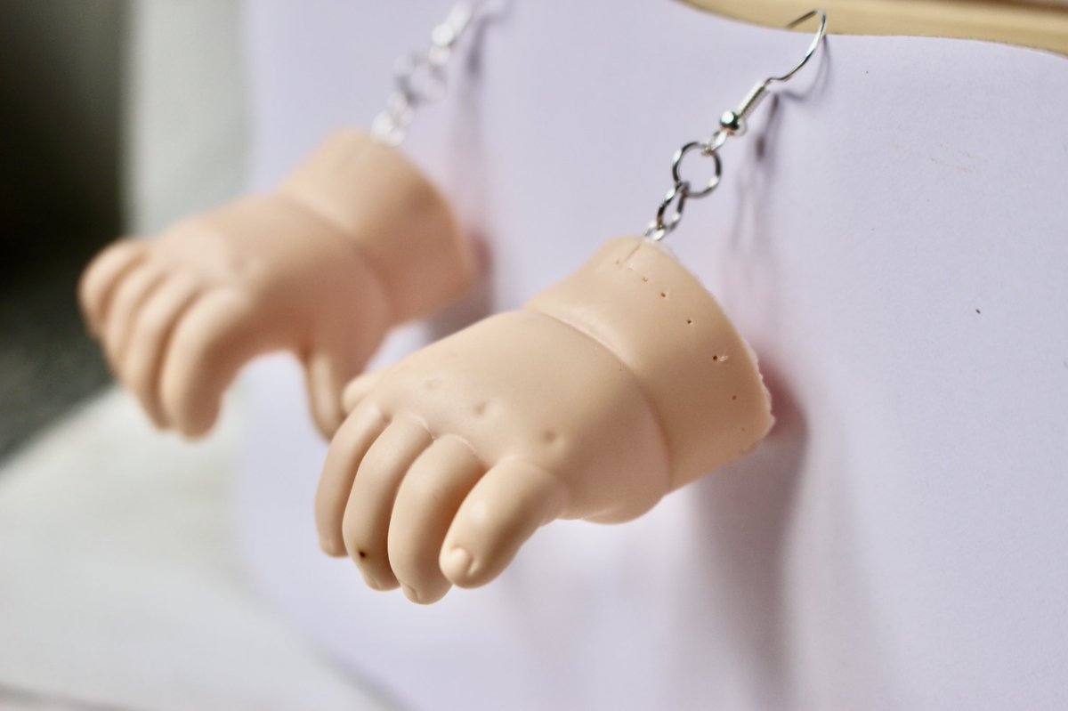 RepurposedT's tweet image. New baby hand earrings!! Super weird and fun! Link in bio. #earrings #noveltyearrings #babydoll #hands #jewlery #handmade #repurposed #unique #quirky #creepy #art #smallbusiness #dangleearrings etsy.com/listing/100168…