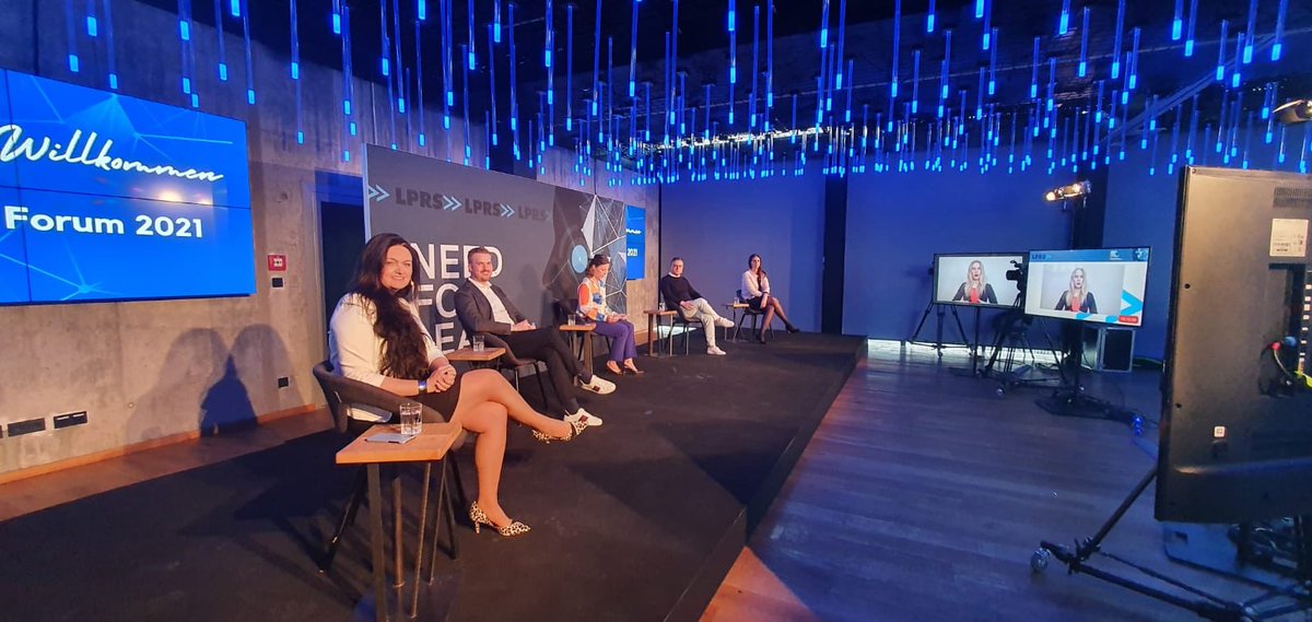 Empathie, Mut, Lust, Kommunikationsvermögen und Spaß - das braucht es nach Meinung unserer Speaker:innen, um eine gute Führungskraft zu sein. Danke für die spannende Podiumsdiskussion beim 15. #LPRSForum @raphaelneuner <a href="/LenaRogl/">Magdalena Rogl</a> <a href="/FlorianFlaig/">Florian Flaig</a> <a href="/AnSiragusano/">Annette Siragusano</a> <a href="/a_montua/">Andrea Montua</a>!