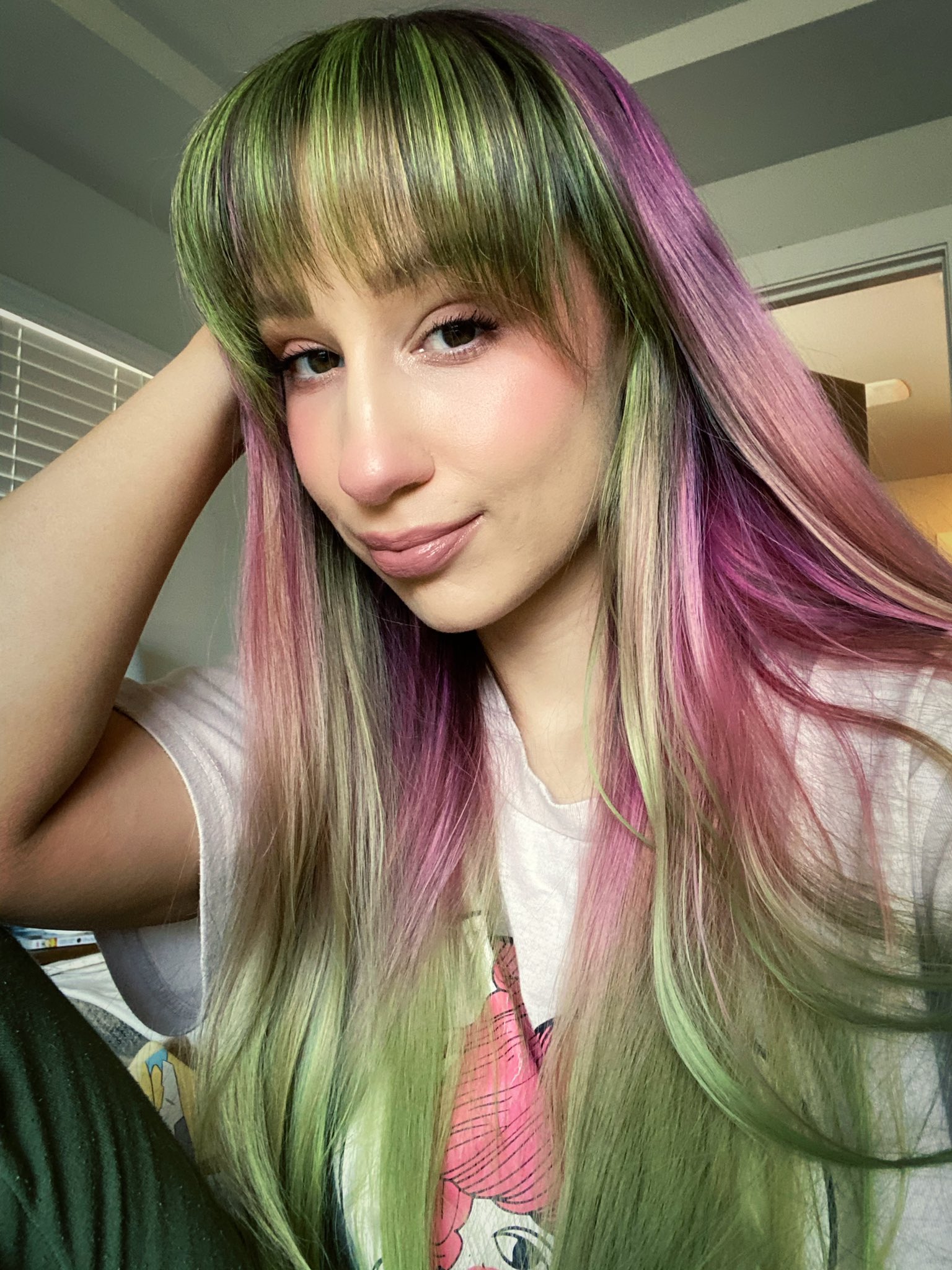 Ms5000watts If You Missed Stream Yesterday Here S My New Hair The Very Front Is All Green Roots Are Purple That Then Fade To A Pink And Then Green At The