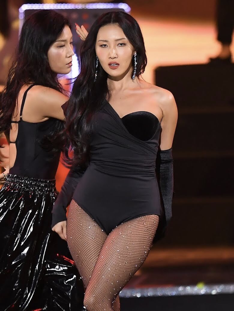 хваса mamamoo. мамаму хваса. хваса корейская певица. хваса mamamoo. хваса из mamamoo 2020.