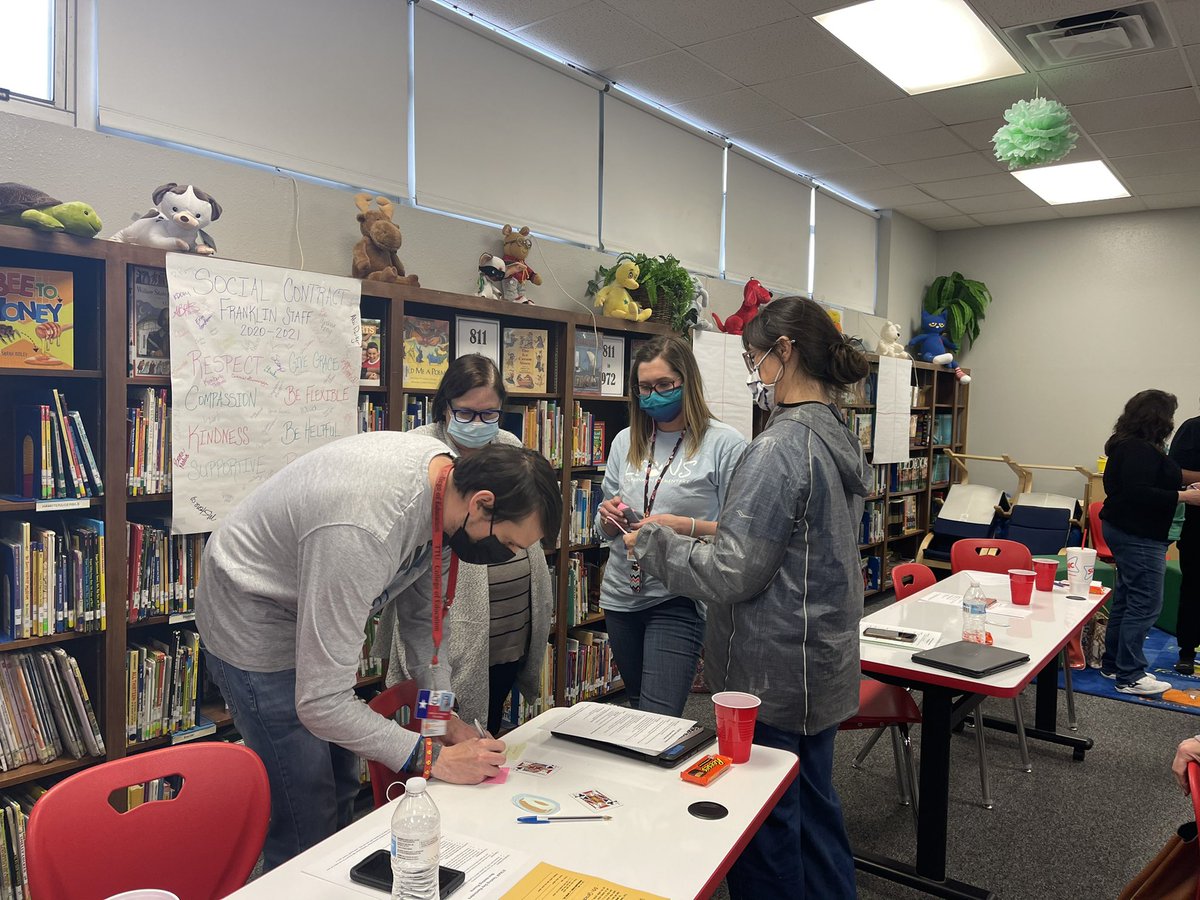 anGbetts's tweet photo. @FranklinLionsWF Ts collaborating on the top 5 words for surviving the final 6 weeks of 20-21. Lots of giggles & great things shared! #iheartfranklin #WeLeadTX @WFISDschools @TEPSAtalk #txpvi https://t.co/bjL4ZOrpkf