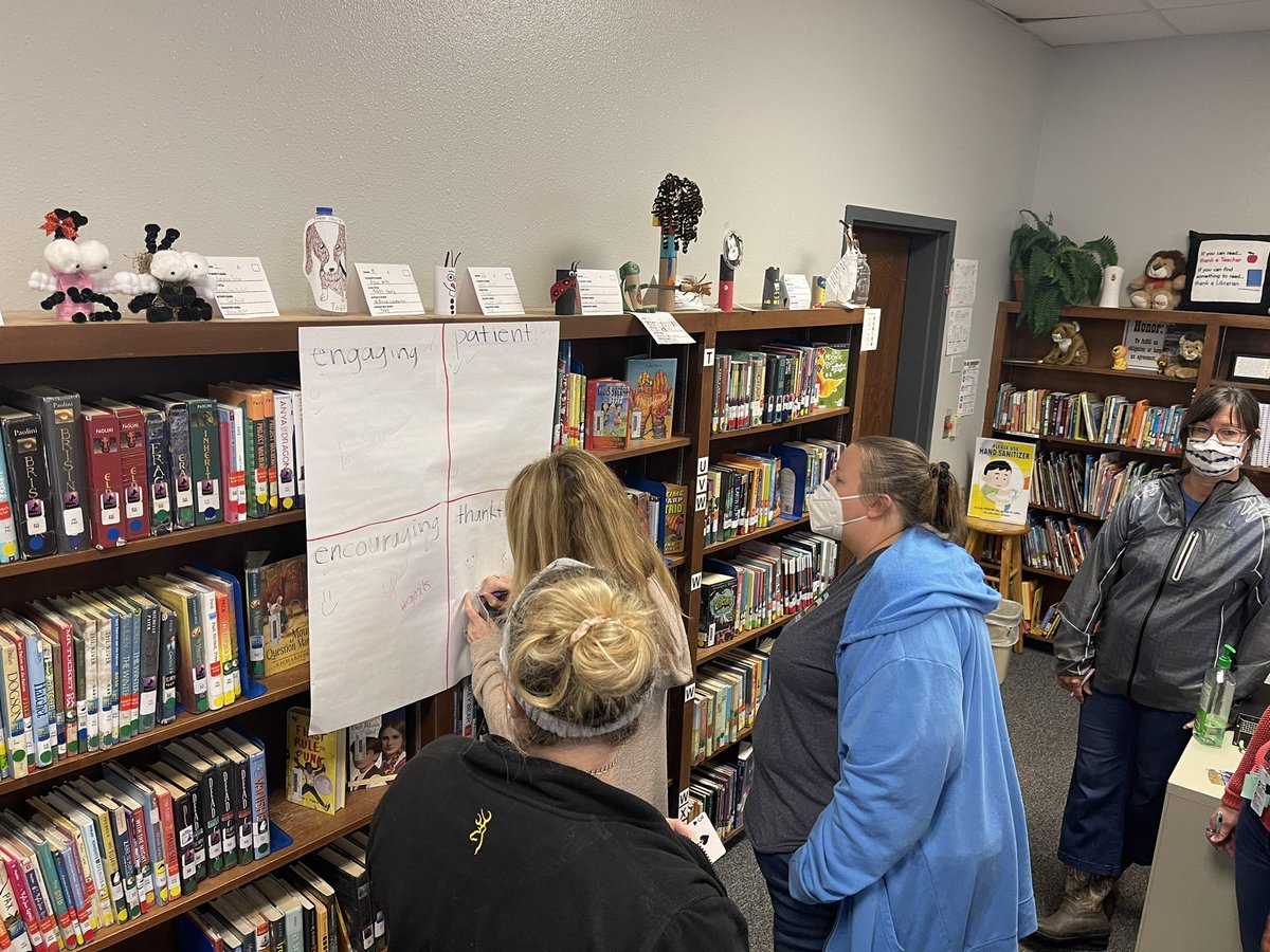 anGbetts's tweet photo. @FranklinLionsWF Ts collaborating on the top 5 words for surviving the final 6 weeks of 20-21. Lots of giggles & great things shared! #iheartfranklin #WeLeadTX @WFISDschools @TEPSAtalk #txpvi https://t.co/bjL4ZOrpkf
