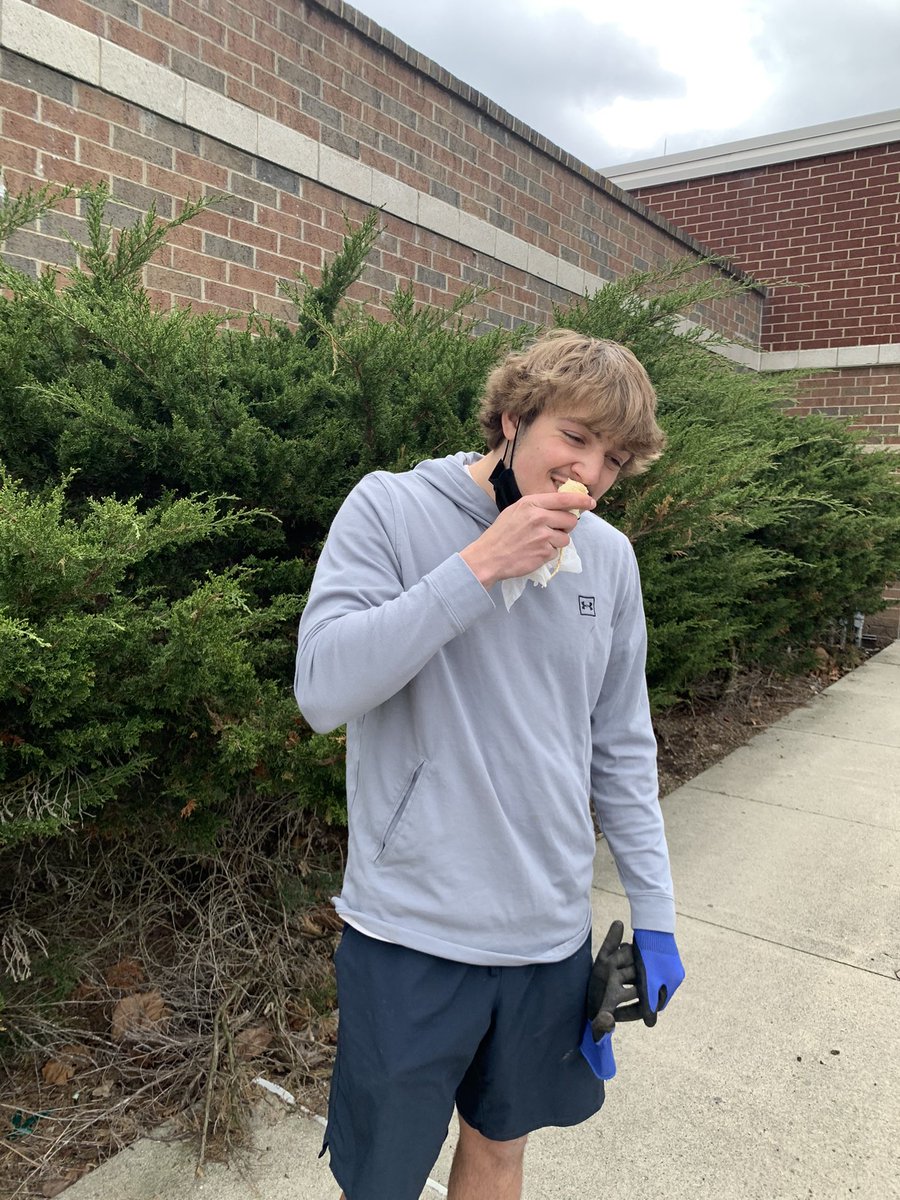 Mrs_DulinSmith's tweet photo. Env Sci Ss @dublinjeromehs started garden prep this week. One lucky student found a parsnip and needed to try it. New additions to come so stayed tuned! https://t.co/SSkuWmcoEw