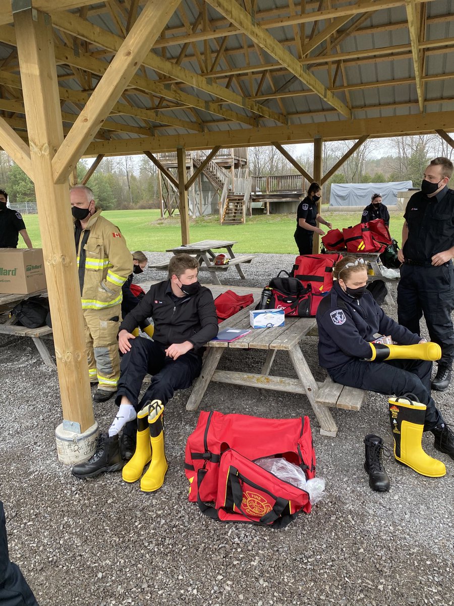 mnlrick's tweet image. Fleming students trying their new gear #bullard #firecraft #m&amp;amp;lsupply