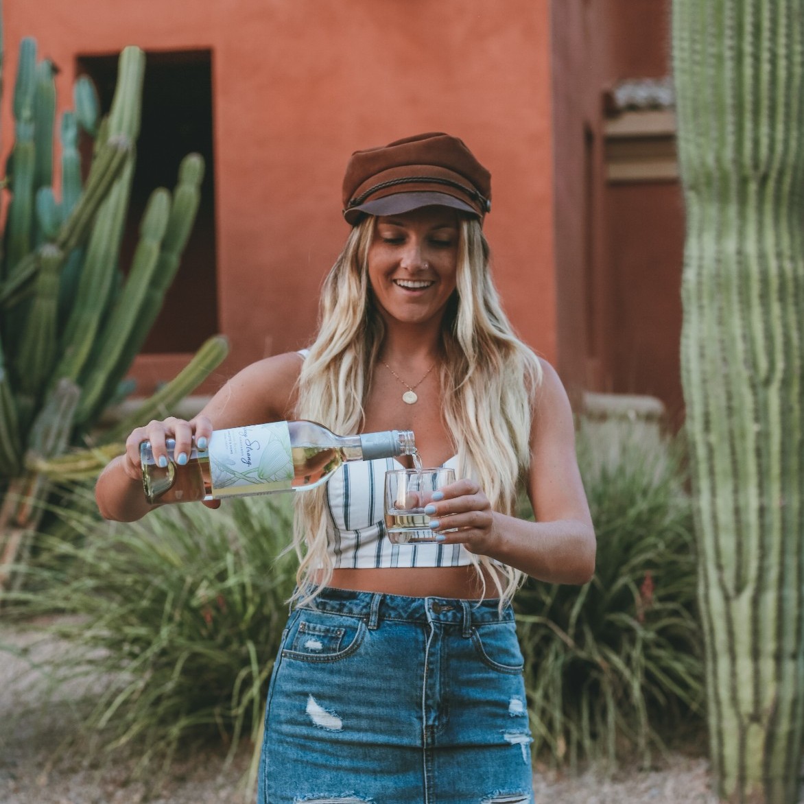 Welcoming the weekend with Charlotte's Home #SauvignonBlanc. 

#Wine 📸: thelifeofjessicaa