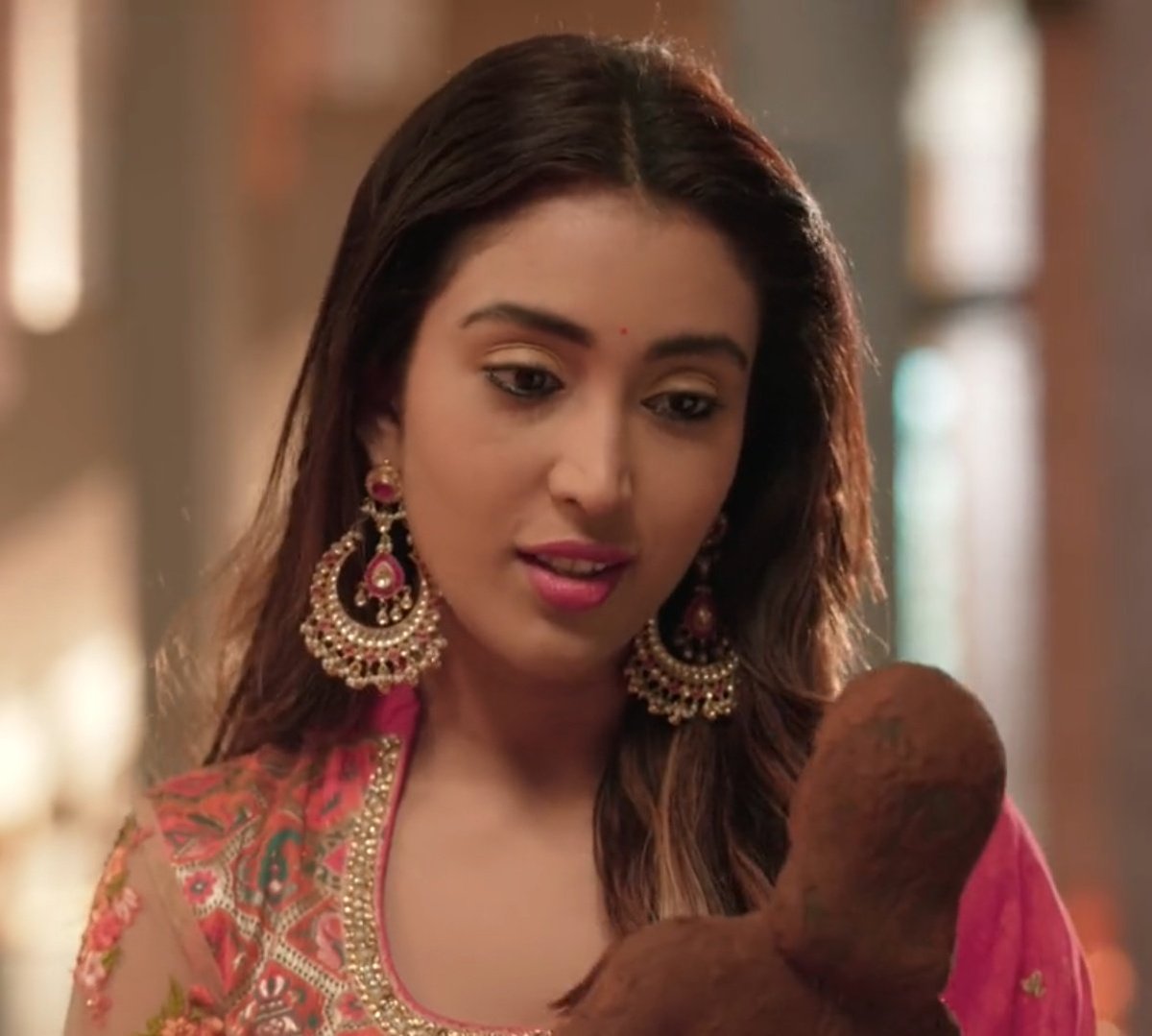 isratjahan_15's tweet photo. Can't wait to see their Gangaur celebration together 😍😭

#Riveer @StarPlus https://t.co/2BiYejpHJ1