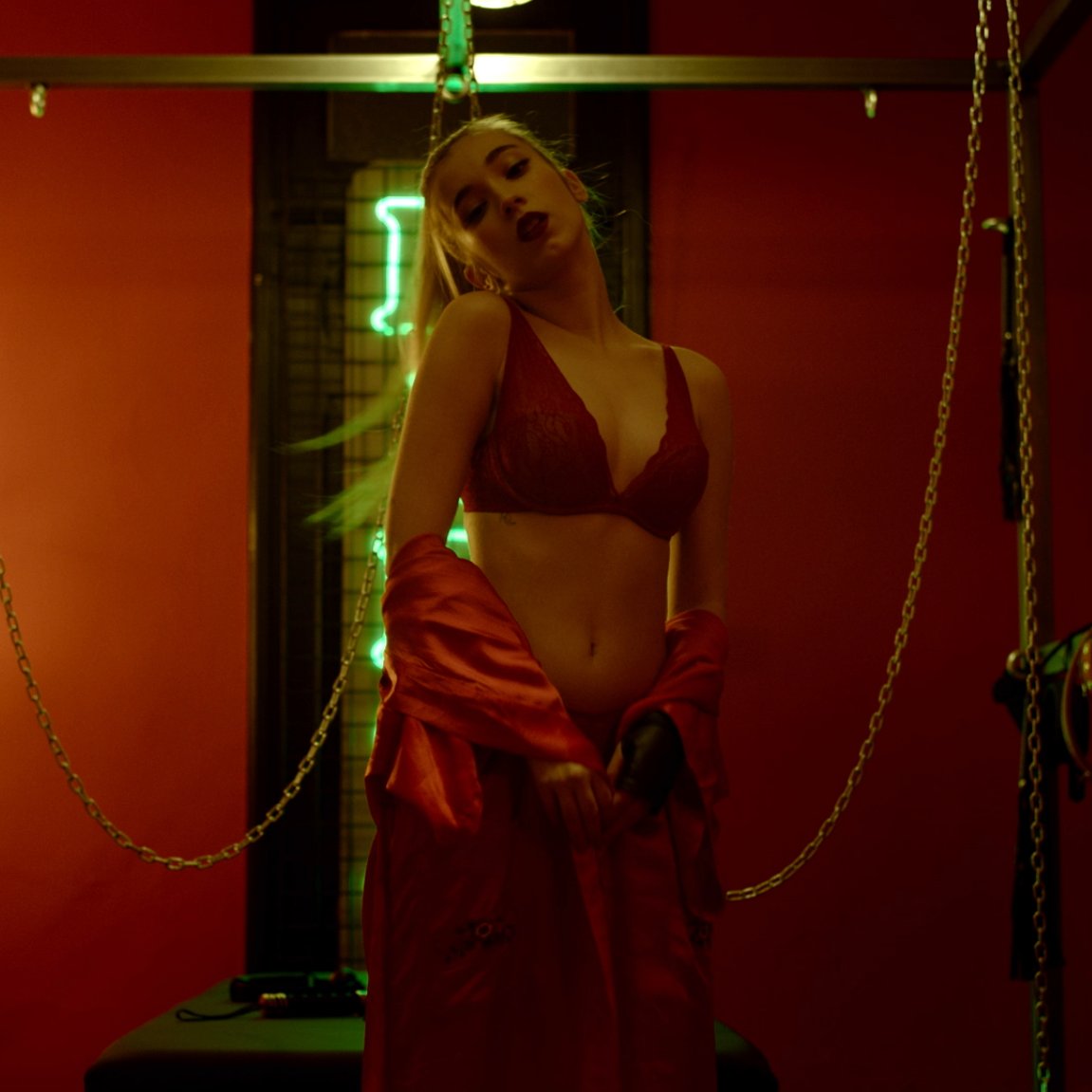 sabormargaritas's tweet photo. A segunda temporada de #OSaborDasMargaridas aborda temas realmente duros, como a prostitución, unha das grandes lacras da sociedade.
Ou estás a favor da explotación sexual, ou estás contra ela. Nós témolo claro.
NON á trata.
#OSDM2 #BitterDaisies #noalatrata #noalaprostitución https://t.co/nZM17m6Icd