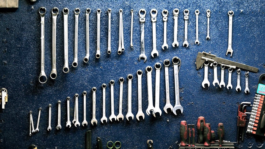 momsdesignbuild's tweet photo. Ready to revamp your garage? We know, all too well, that it is a space that gets overlooked and becomes a catch all for tools, equipment, storage boxes and more. Here are some tips on how to get started: https://t.co/qX1JxHnWgB #garage #cleaning #organization #springcleaning https://t.co/8DmXYKqVrL