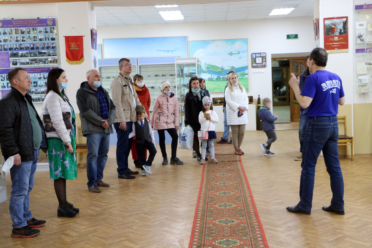 📸 #Фоторепортаж с награждение победителей патриотического партийного конкурса «Пусть всегда будет мир!».

vk.com/wall-34267625_…

#ЕР37 #ИванвоскаяОбласть #ПустьВсегдаБудетМир