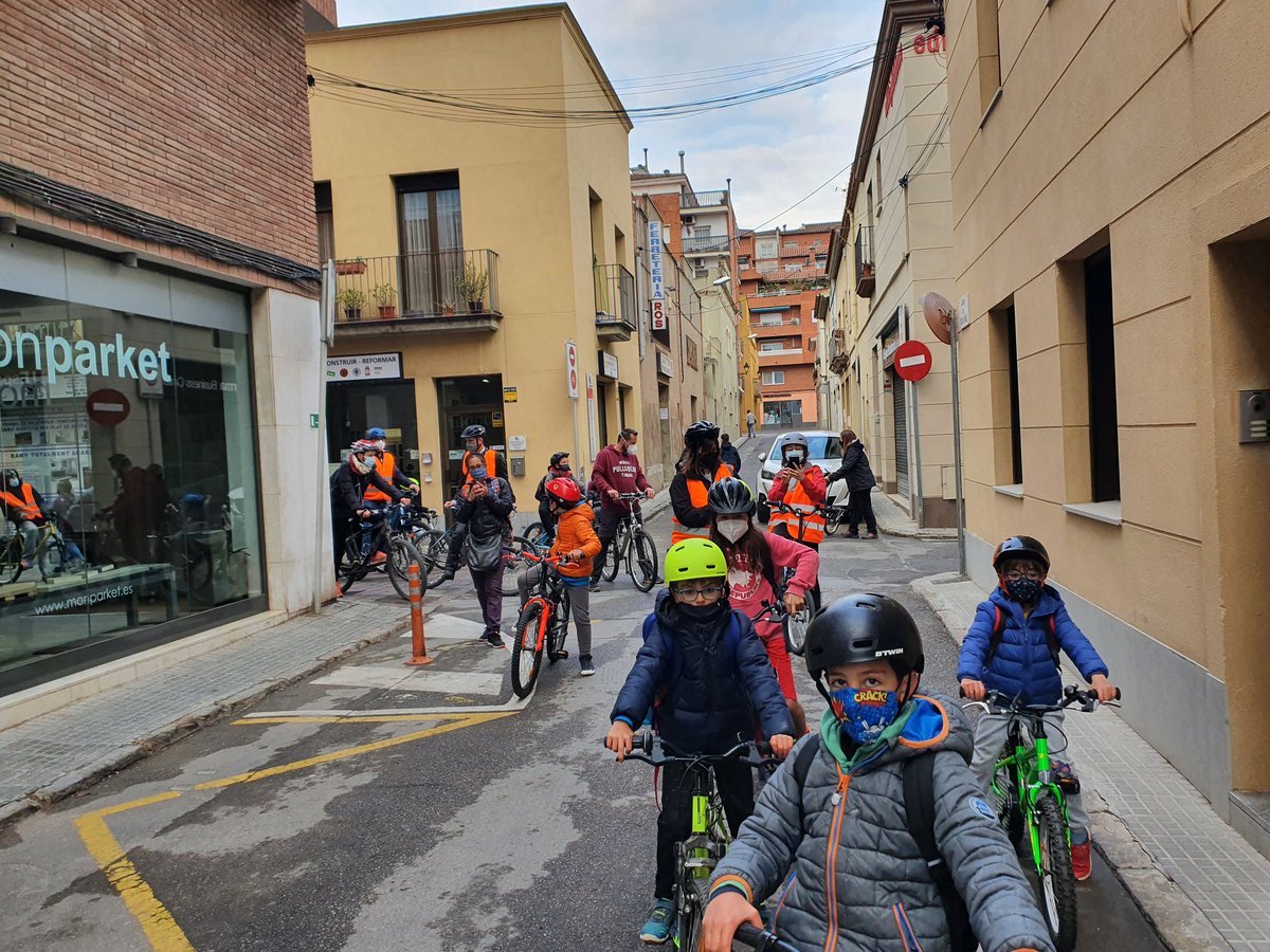 🚲🚲🚲 El 1r dia de #BiciBus de l' <a href="/ampapixandri/">AFA Pi d'en Xandri</a> @EscolaPiXandri ha estat tot un èxit!!! 👏👏👏 100 % emocions, 0 emissions 💚 Gràcies <a href="/bicicletaAMB/">Bicicleta AMB</a> i <a href="/biciclot/">Biciclot coop</a> pel suport! #enbicialcole #BiciBusSantCugat #mobilitatsostenible #diversió #salut #canvisencadena