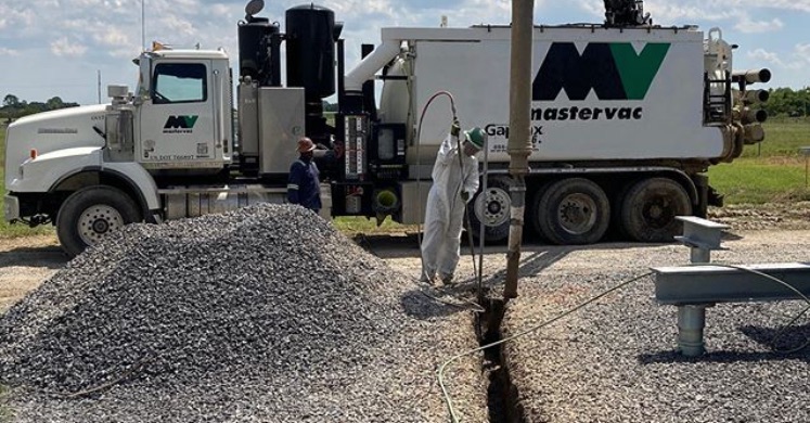 mastervac1998's tweet photo. HydroExcavation uncovers lines and buried equipment when location of other underground structures are unknown to use conventional methods. #excavate #hydroexcavation #trucks #industry #trench #vacuum #hydropower #SafetyFirst #WorkHard https://t.co/98MEvR2xWu  225-677-5446 https://t.co/T565Iqplve