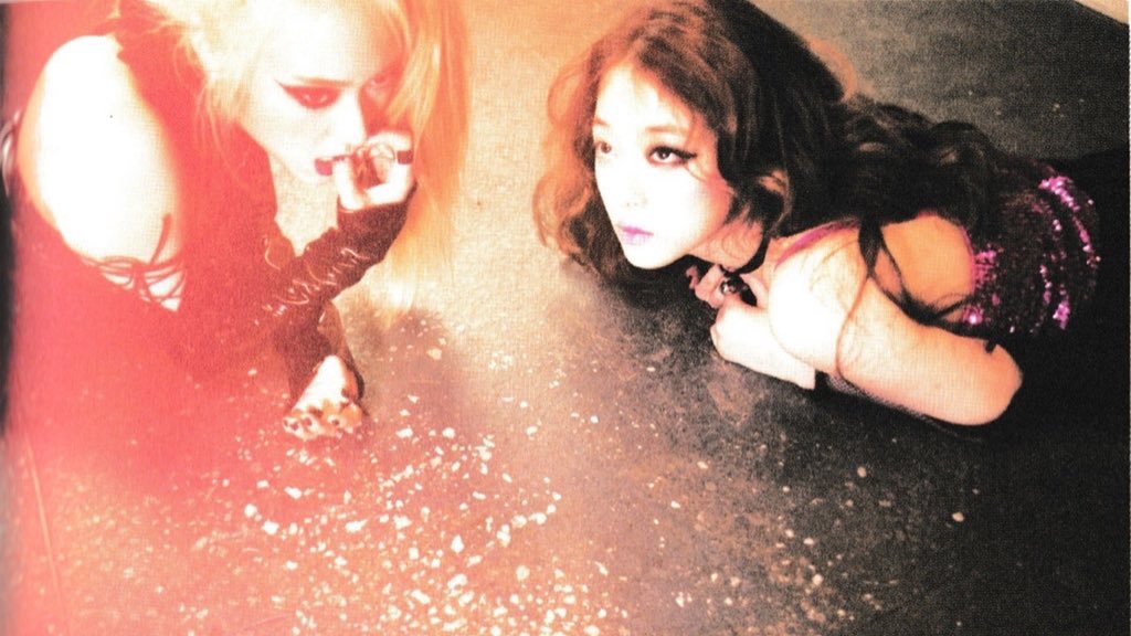 fxfiIe's tweet photo. krystal and sulli for “red light”, the third album https://t.co/53HJNiEzmY