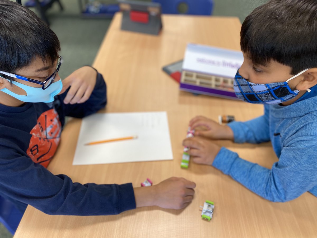 mrsscienceguru's tweet image. Using LittleBits to create our own communication codes.  Great job guys working on 3 of our 5Cs, critical thinking, communication and collaboration.  ⁦@HoughStreet220⁩ ⁦@barrington220⁩ ⁦@littleBits⁩