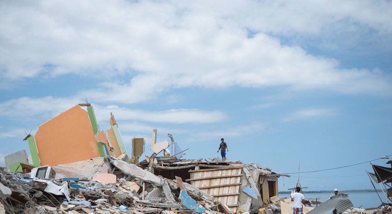 Hace 5 años los Manabitas y Ecuatorianos vivimos una de las peores tragedias. Un abrazo solidario a cada una de las personas que perdieron un ser querido y hasta sus hogares. 
#16A #16Abril #Manabi