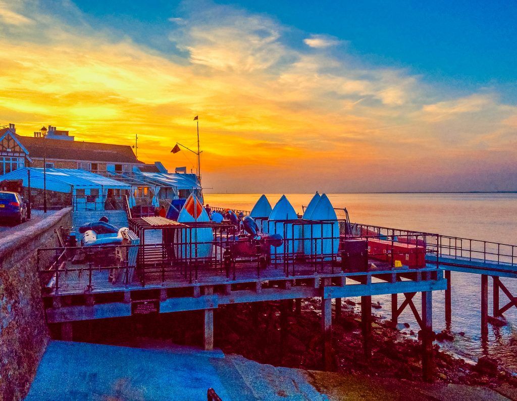 GetOutKids's tweet photo. This time two years we were enjoying a Friday drink and sunset here at the Old Fort pub in Seaview on the Isle Of Wight....wish we were there now!  #GetOutside #IsleOFWight #DriveLessSeemore #outdoorfamilies @OSleisure   @IOWTravelAMB   @VisitIOW https://t.co/I8BlvVGhFf