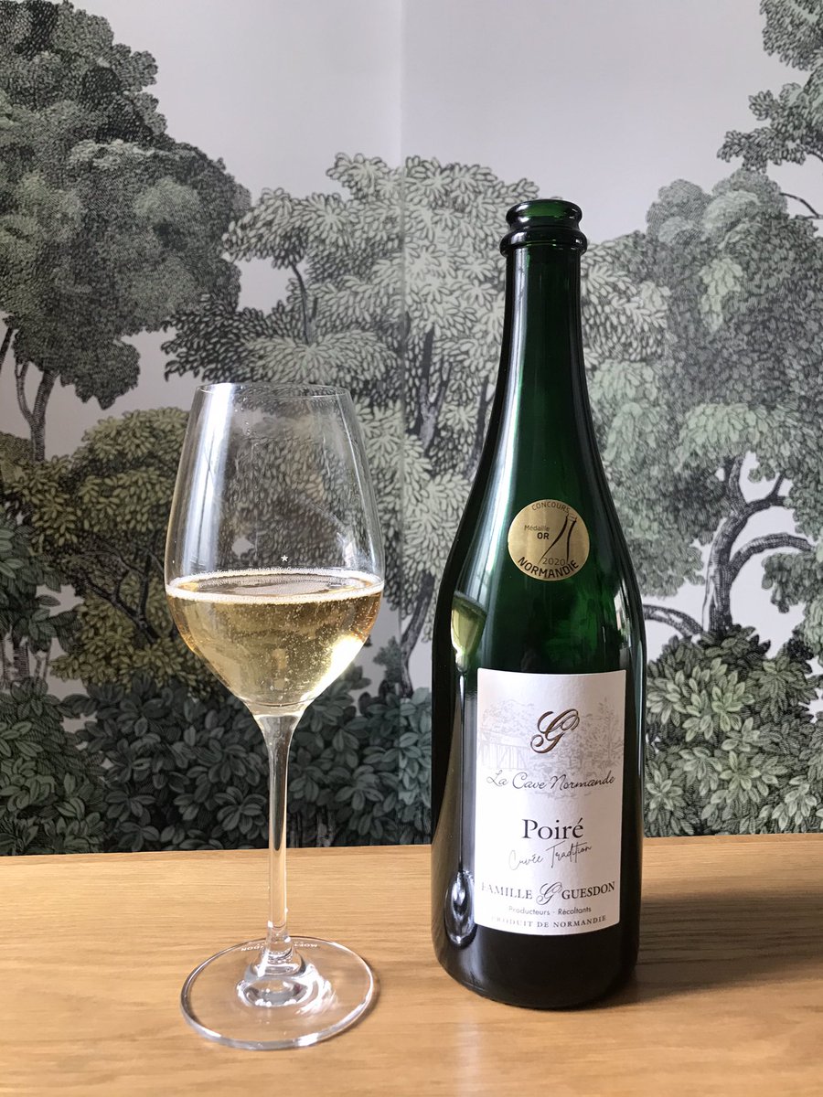 Un ami vient de lancer le site cidres-et-poires.fr
Et nous venons de découvrir un vrai petit bijou pour l’apéro. 👌