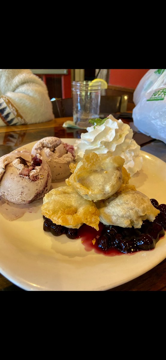 <a href="/KVN_03/">Kyle Van Noy</a> Ask <a href="/Wino/">Chase Winovich</a> to take you to the <a href="/TuckawayTandB/">Tuckaway Tavern + Butchery</a> probably the Tom Brady of dessert right here. Fried blueberry cheesecake with fresh blueberry ice cream
