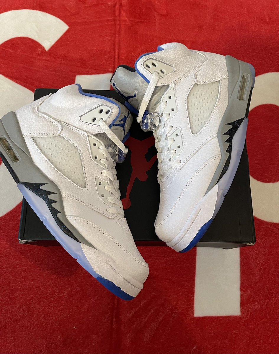 Overratedplug's tweet image. Air Jordan 5 Stealth 🔥📦 
#ShopOverRated