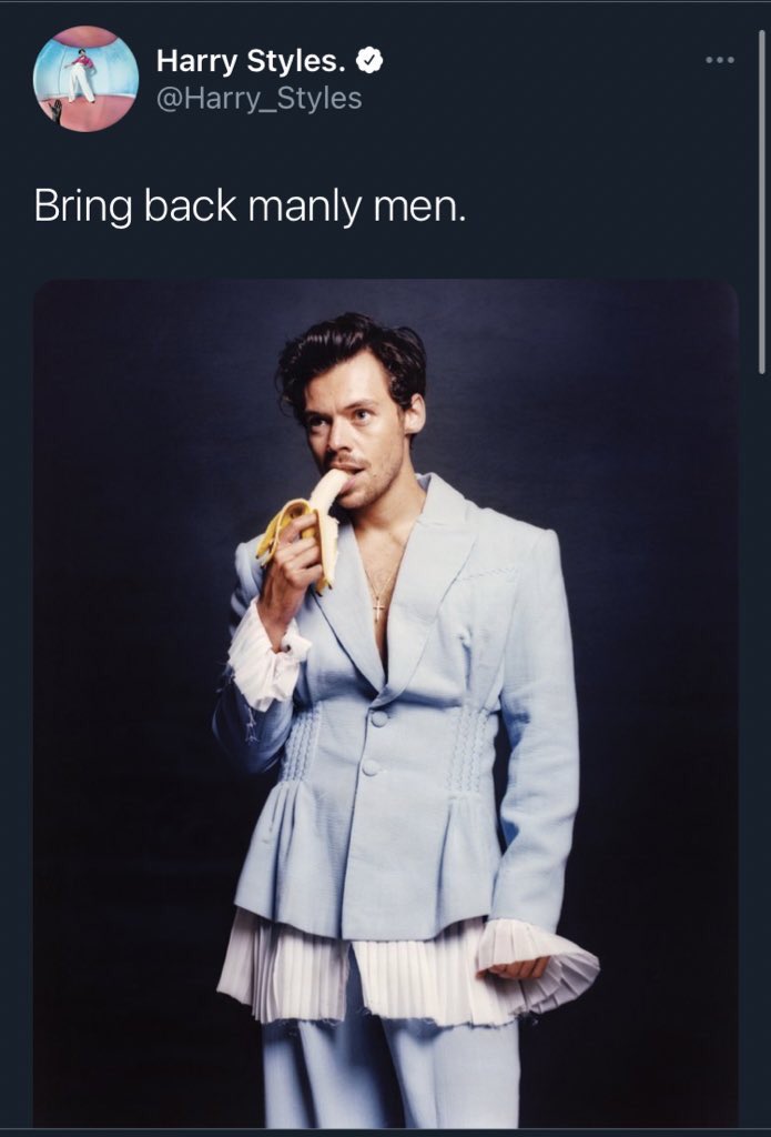 canyonmoonblu's tweet photo. I can assure you that harry styles doesn’t give a fuck if u don’t like his outfits https://t.co/14k0J6kmfV