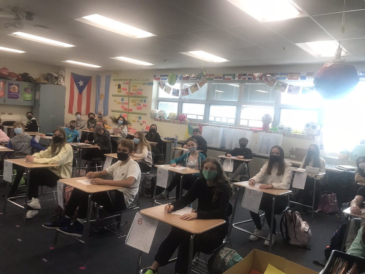 SenoraHackett's tweet image. A 2020-2021 FIRST EVER... my one remotie was absent today, there were no IBR for today and everyone was here to learn so... for one class period —NO ZOOM!!!!!!!!!! Beyond happy!
