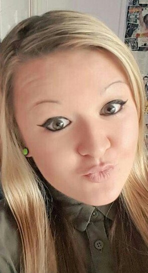 Would you slap me, choke me, make me your little fucktoy?😁😋 #Snowbunny #ProudSlut