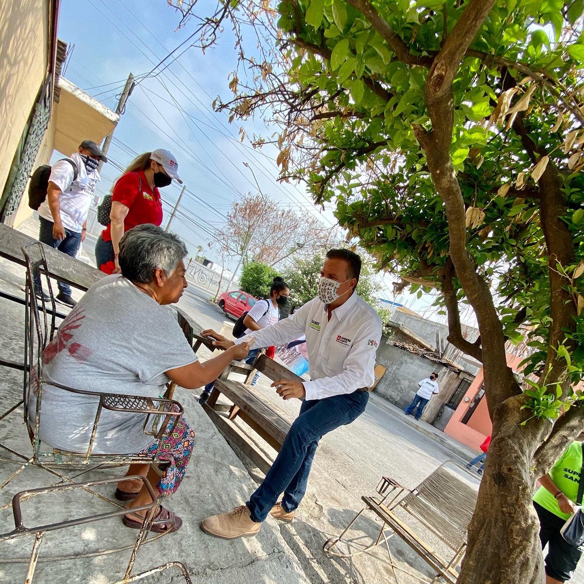 AndresCantuRmz's tweet photo. Los adultos mayores requieren de nuestro apoyo y unidos vamos a ganar para darles los mejores resultados! 🤜🏼🤛🏽
-
#ConLaFuerzadelaGente
#SeguimosAvanzando➡️
#Distrito2Federal https://t.co/cePQrHig05