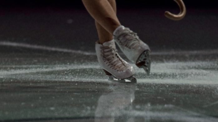 starshinejunnie's tweet photo. ❅ nomin au.

professional figure skater jaemin goes back to his hometown after years, thinking about quitting after what happened in his last competition. he meets jeno, call it fate or destiny, and without knowing how to skate jeno makes jaemin’s love for skating rise again. https://t.co/W7DpfikT6b
