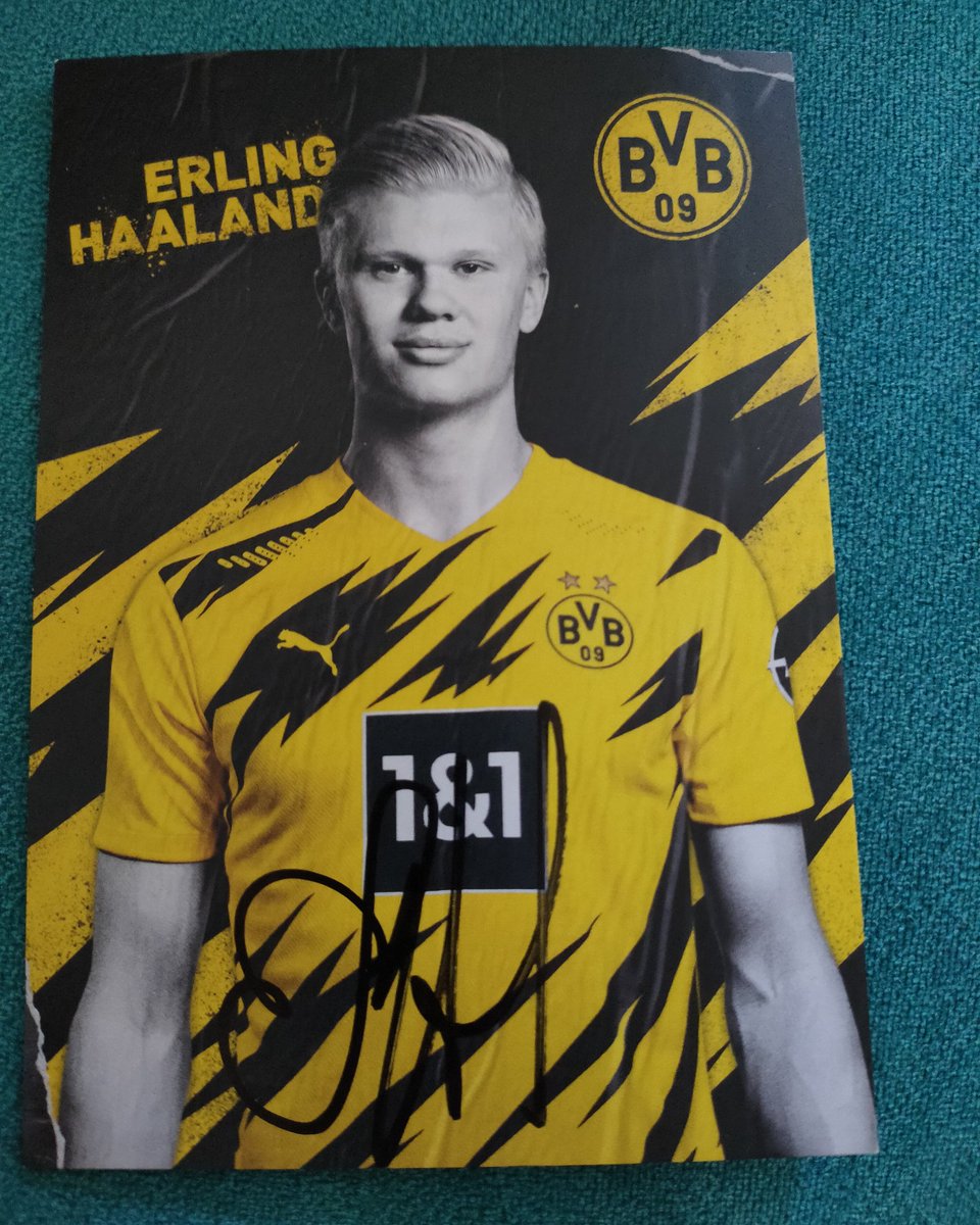 And finally today I received a reply from the amazing @ErlingHaaland of @BlackYellow. I sent this way back in December, but it was so worth the wait. Happy to add this to my ever growing football collection. Thanks Erling!